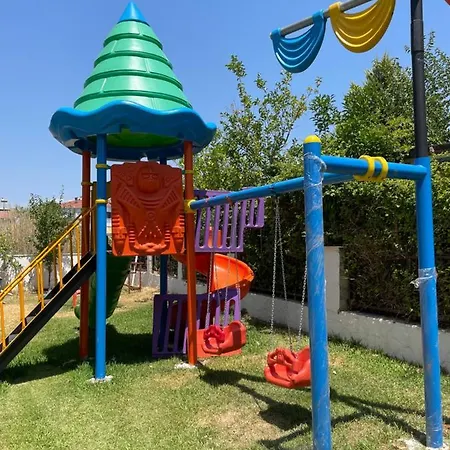 Belka Golf Delux Poolside