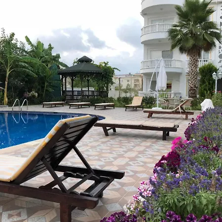 Belka Golf Delux Poolside Apartment