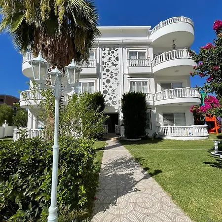 Apartment Belka Golf Delux Poolside