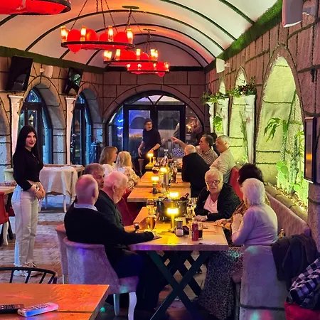 Belka Golf Delux Poolside Apartment