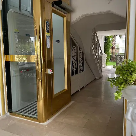 Belka Golf Delux Poolside Μπέλεκ