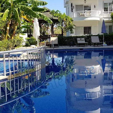 Belka Golf Delux Poolside *