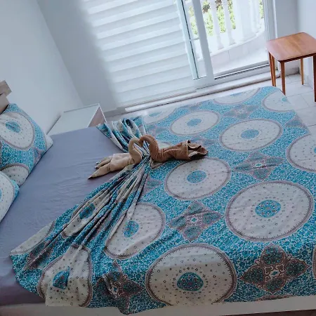 Belka Golf Delux Poolside Apartamento *