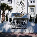 Belka Golf Delux Poolside