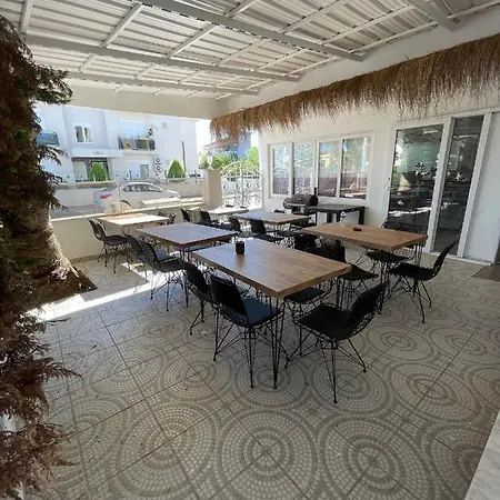 Belka Golf Delux Poolside 아파트 베렉