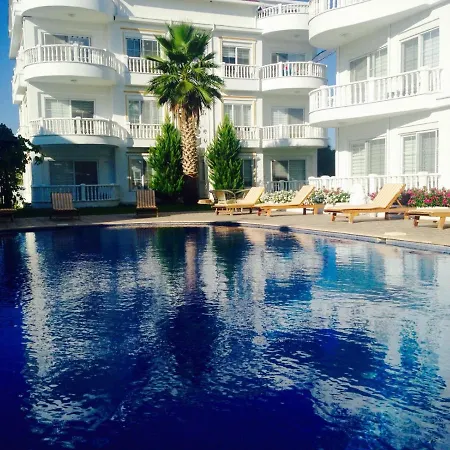 아파트 Belka Golf Delux Poolside 베렉