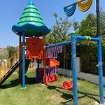 Belka Golf Delux Poolside